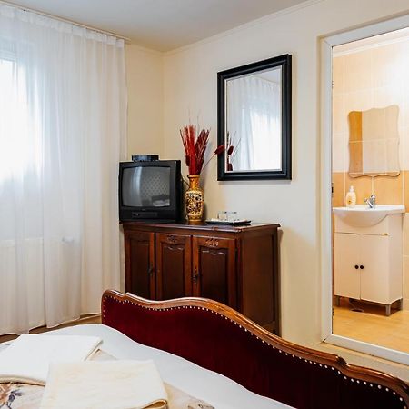 Casa Ardeleana Hotel Lotrioara ภายนอก รูปภาพ