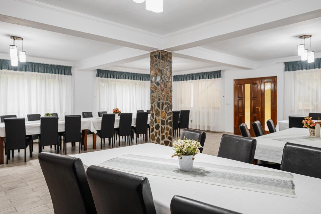 Casa Ardeleana Hotel Lotrioara ภายนอก รูปภาพ